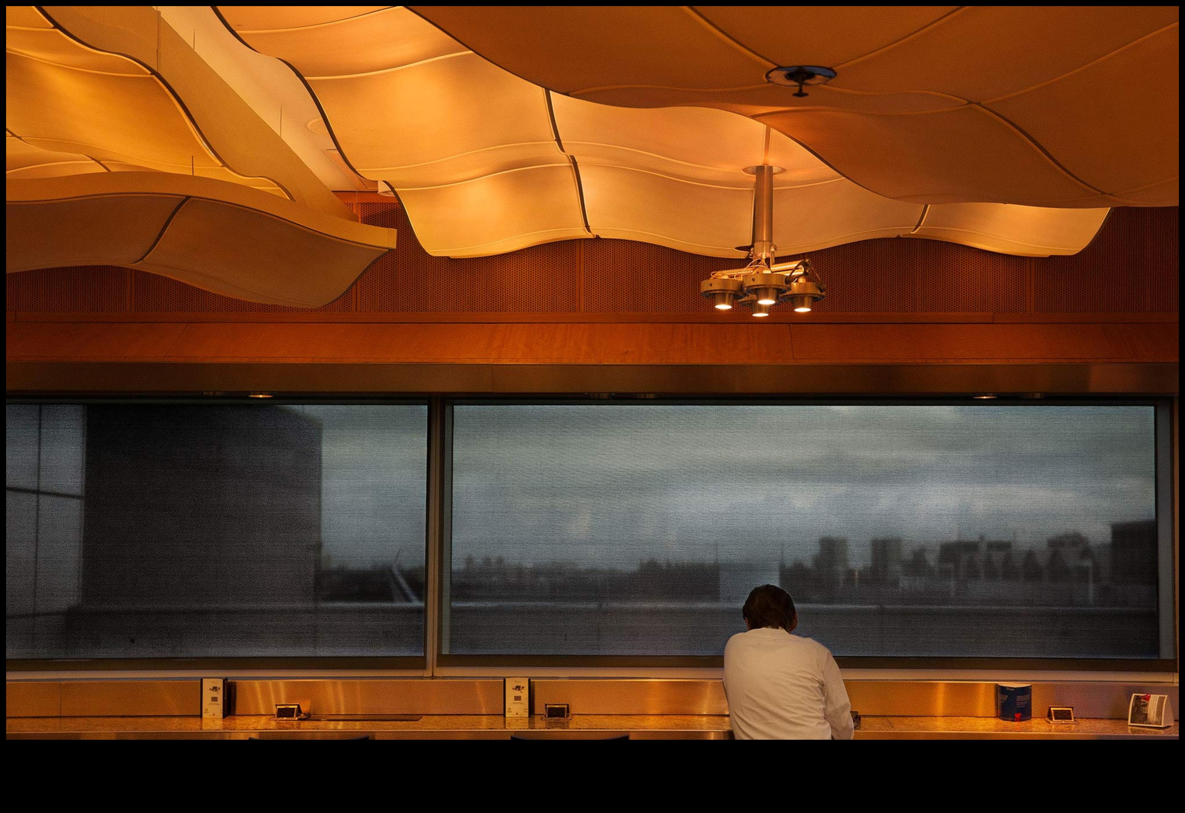 Visual and Auditory Harmony: Electronics for an Inspiring Office Atmosphere