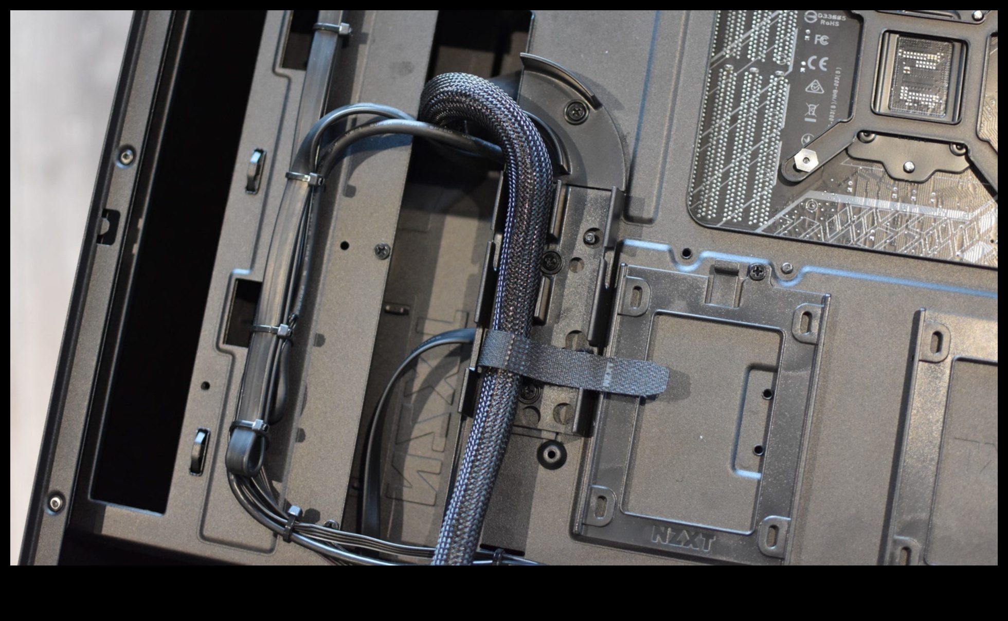 Case Cable Management: Tips for a Tidy and Efficient Build