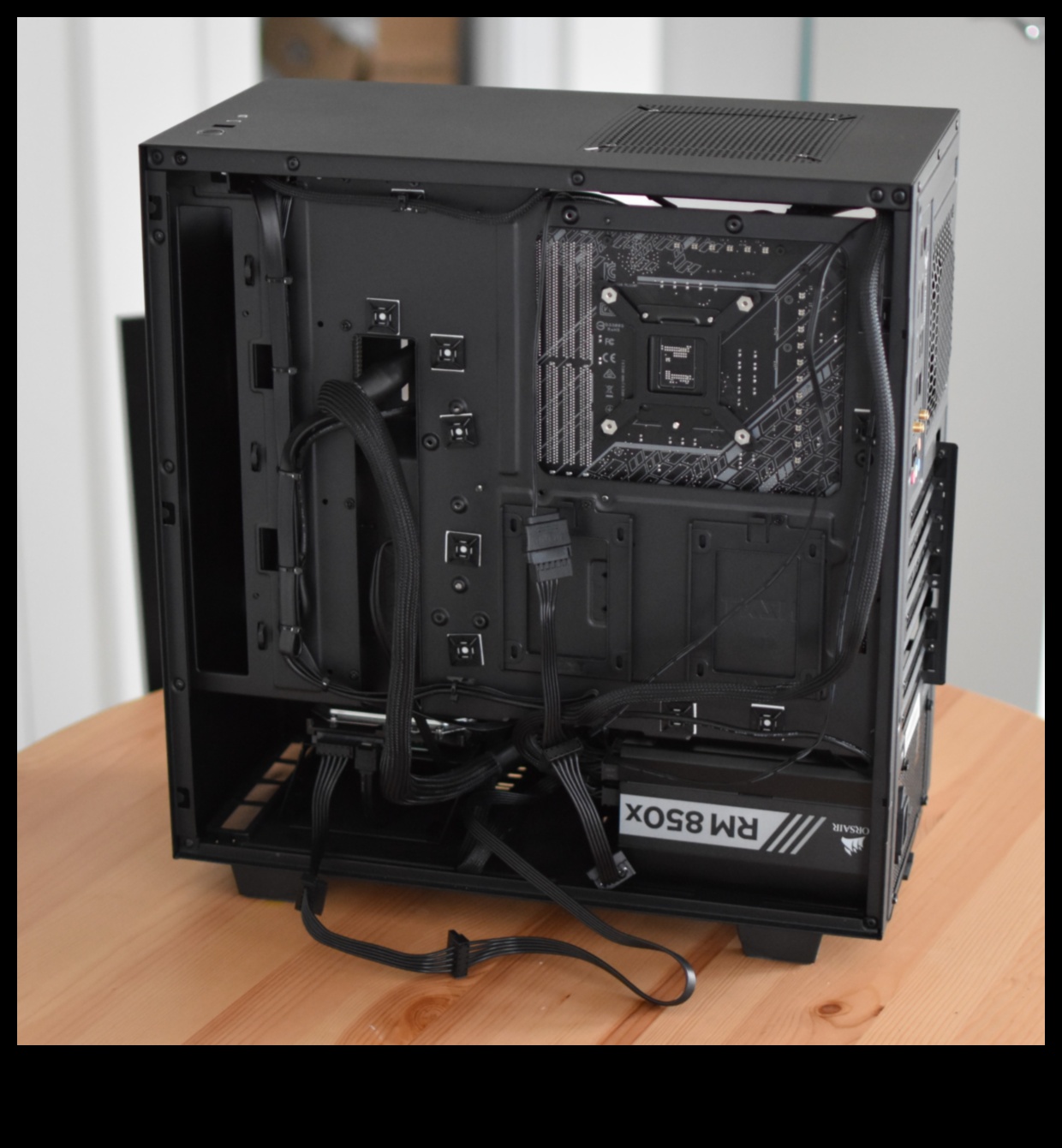 Case Cable Management: Tips for a Tidy and Efficient Build