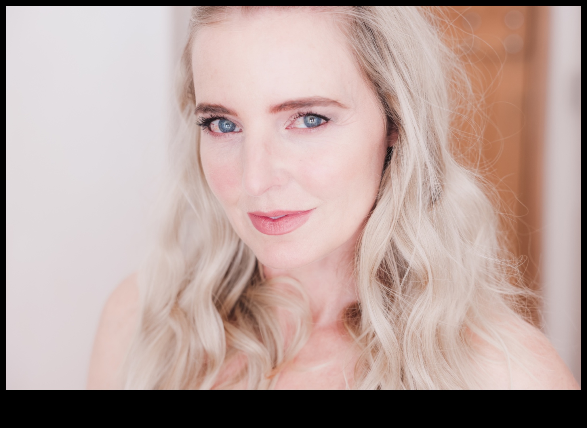 Age-Defying Beauty 7 Everyday Makeup Tips for a Youthful Appearance 4 Age-Defying Beauty: Everyday Makeup Tips for a Youthful Appearance