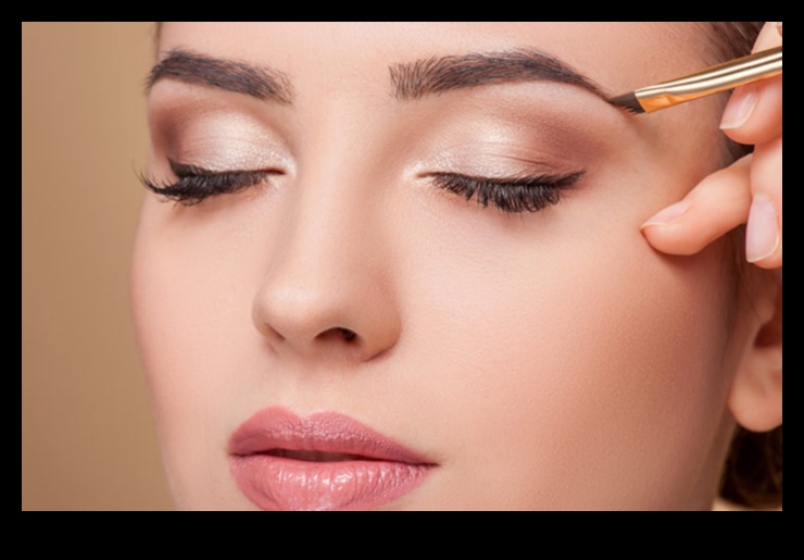 Everyday Makeup for Small Eyes: Tips for Opening and Enlarging