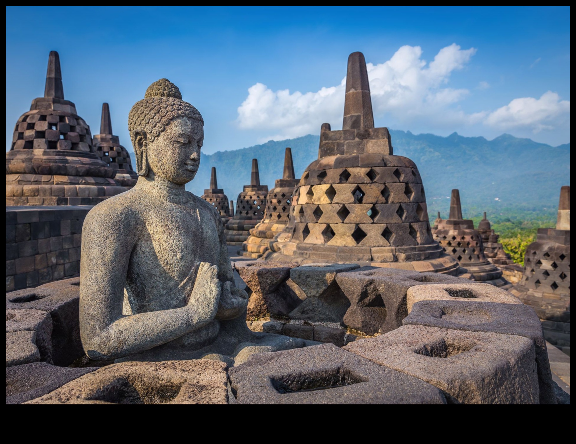 Architectural Marvels: Exploring Ancient Art in Structures