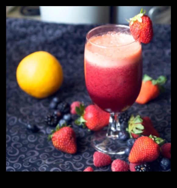 Berry Clean: Kickstart Your Day with Cleansing Detox Juice Goodness