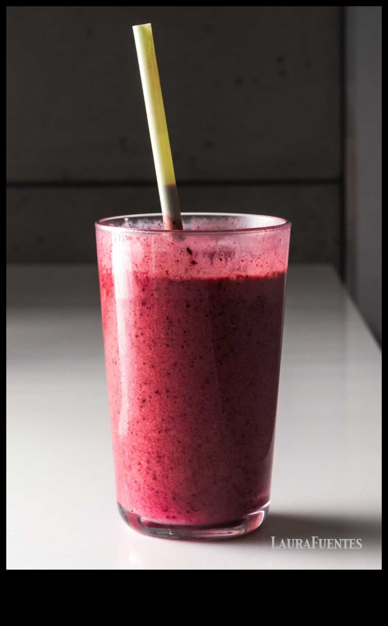 Berry Clean: Kickstart Your Day with Cleansing Detox Juice Goodness