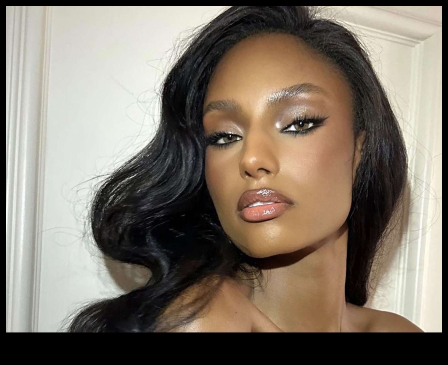 Bold Brows, Soft Eyes: Achieving Balance with Glam Makeup Styles