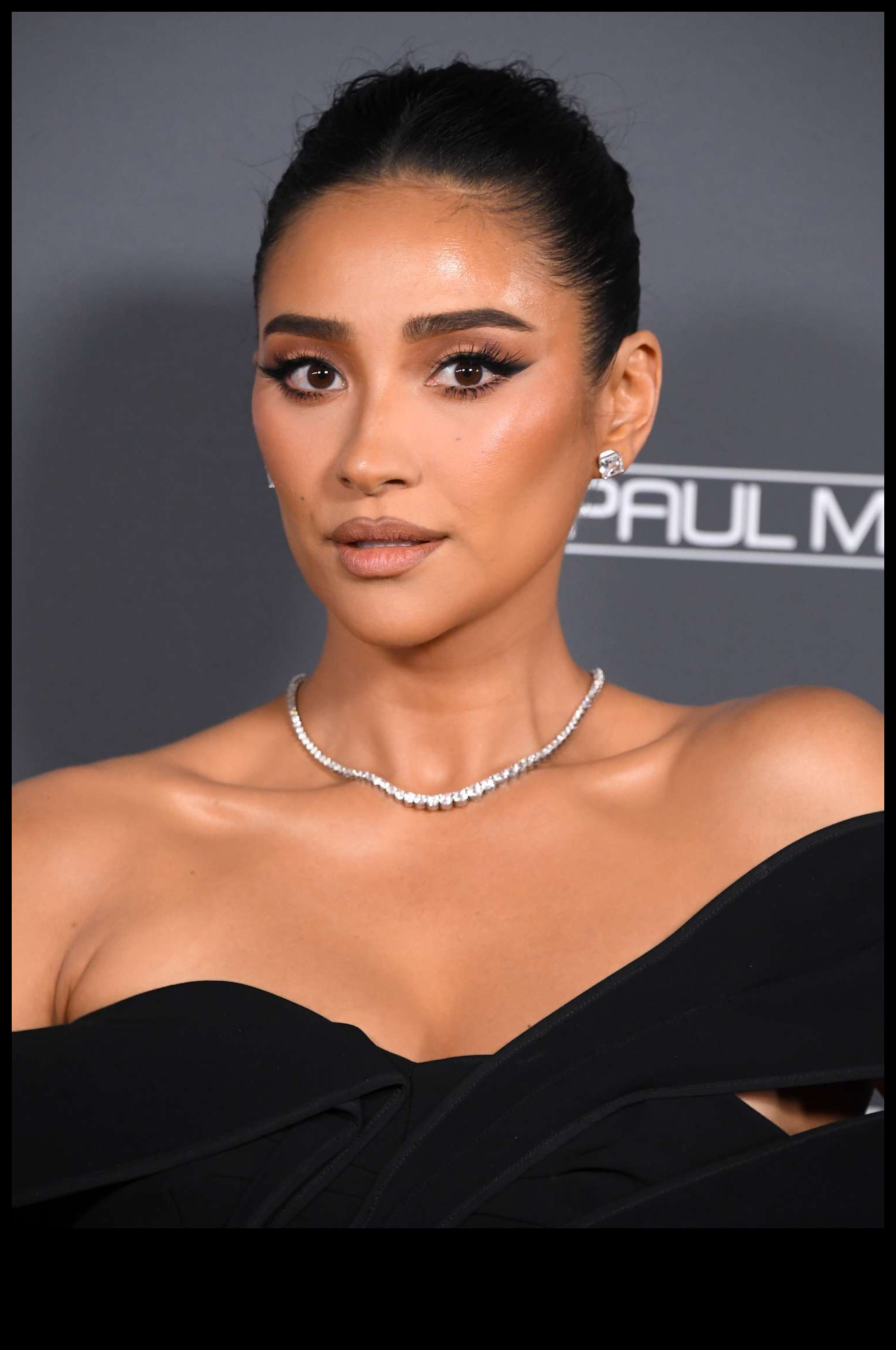 Bronzer Trends: Staying On Point with the Latest Glow Styles