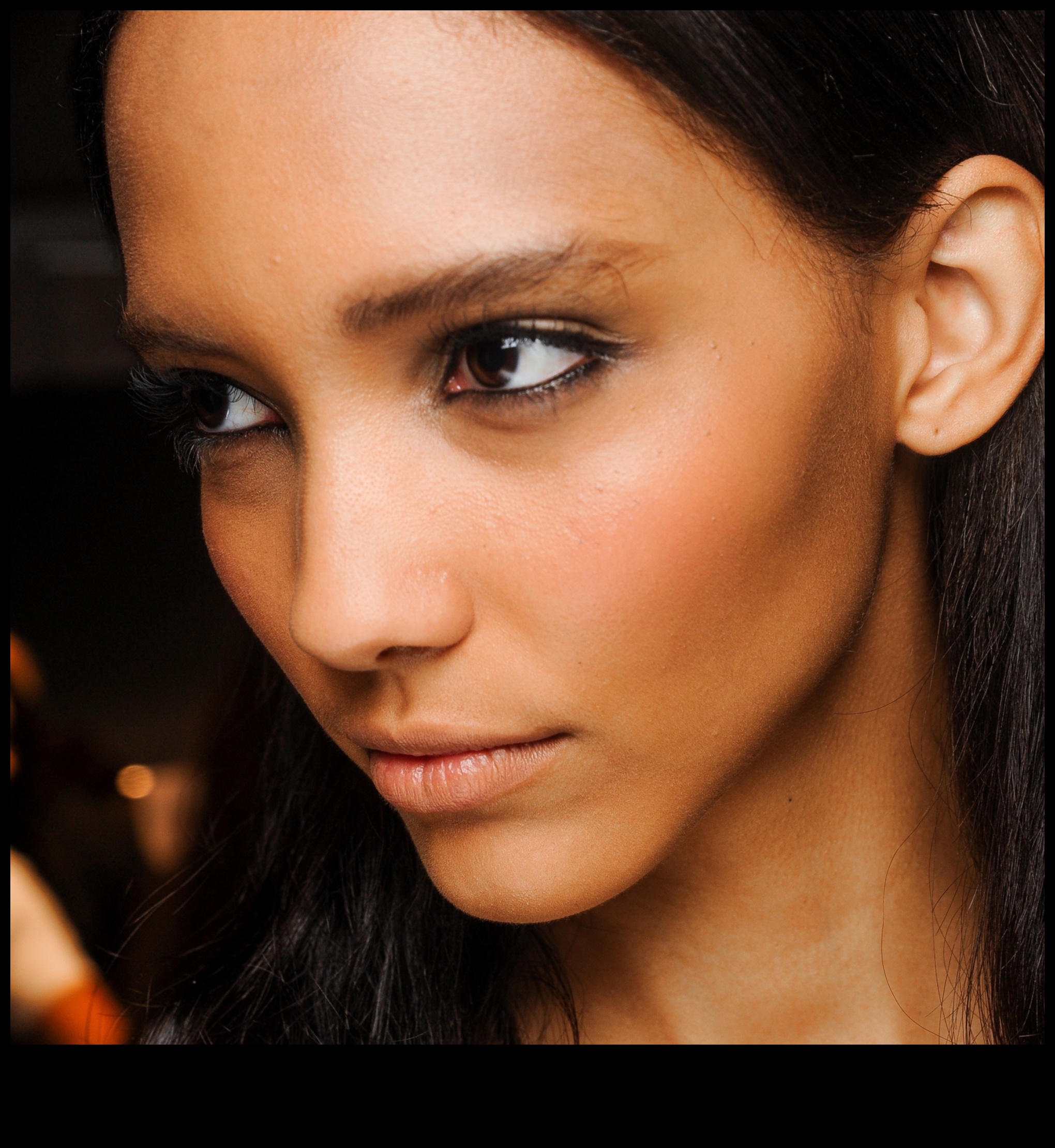 Bronzer for All Ages: Adapting Your Makeup Routine as You Grow Older