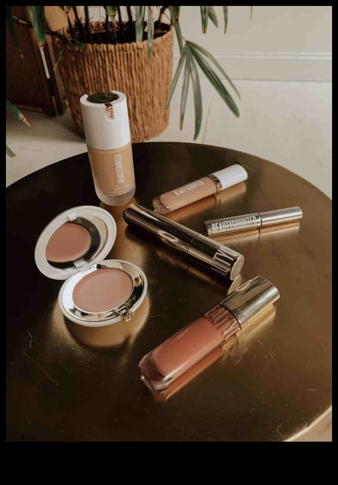 Everyday Makeup Essentials: Building a Minimalist Beauty Kit