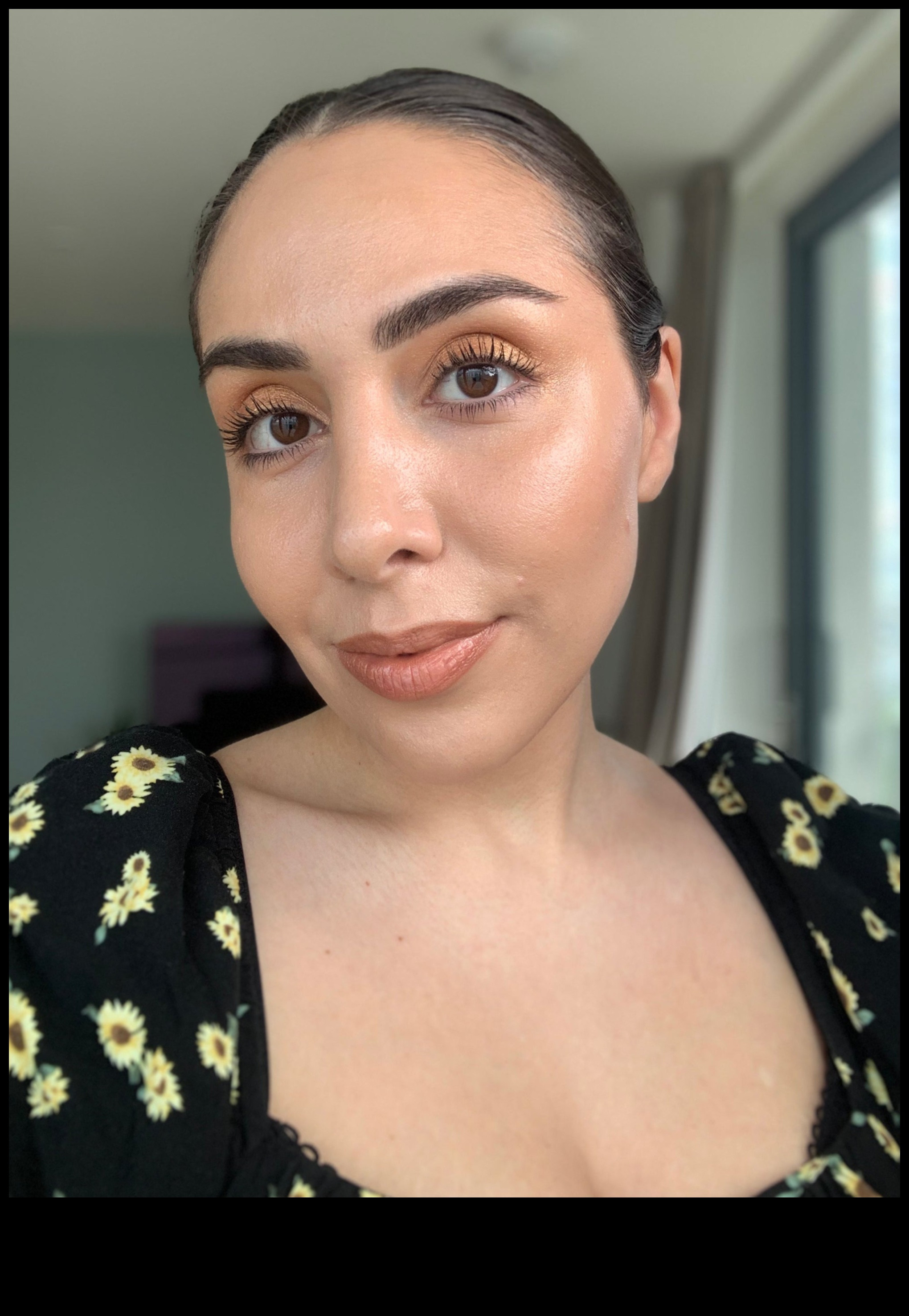 Capturing Sunsets: Exploring Warm Hues in Your Natural Makeup Palette