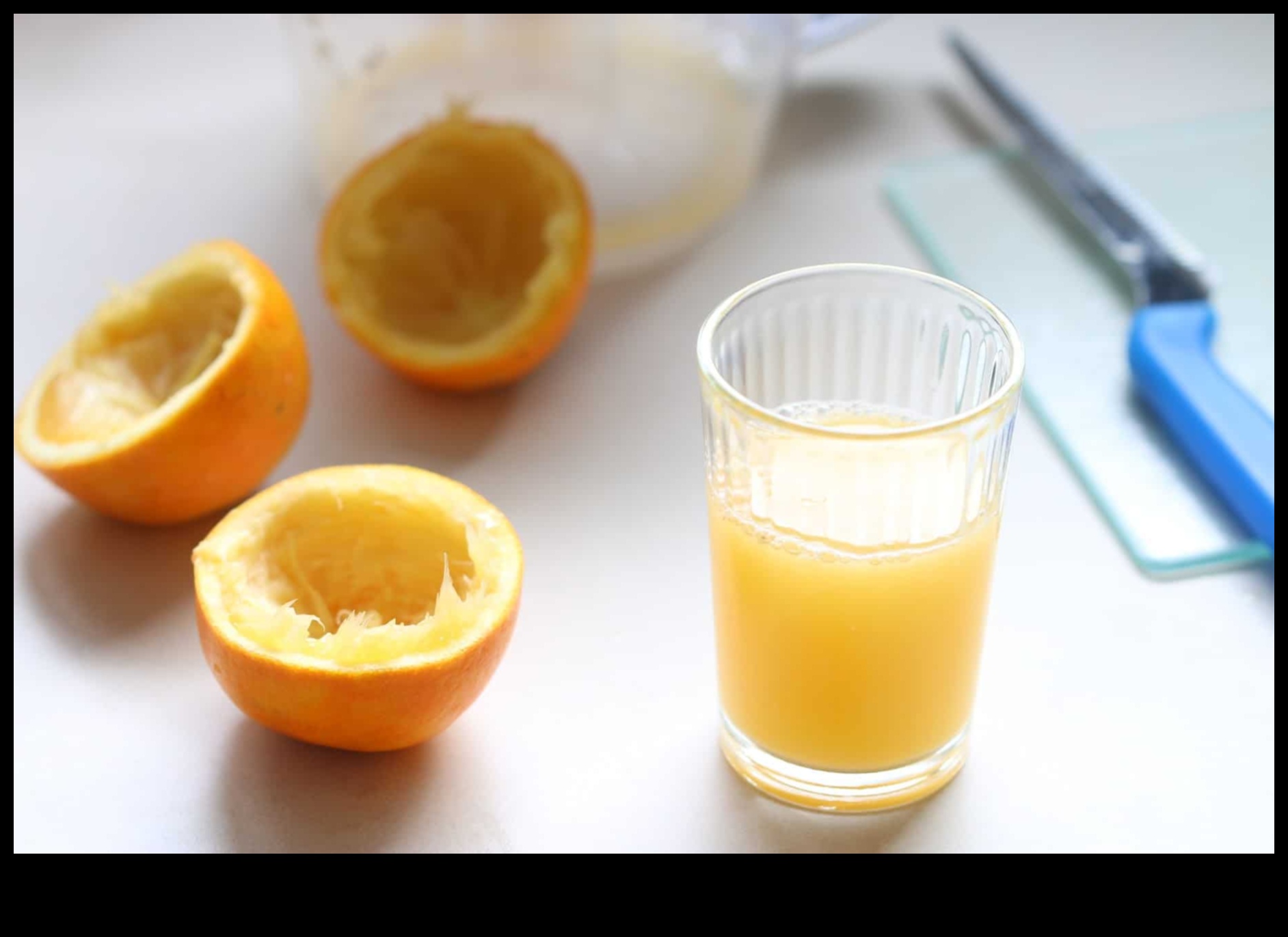 Citrus Charm: Waking Up Your Taste Buds with Fresh Fruit Juices