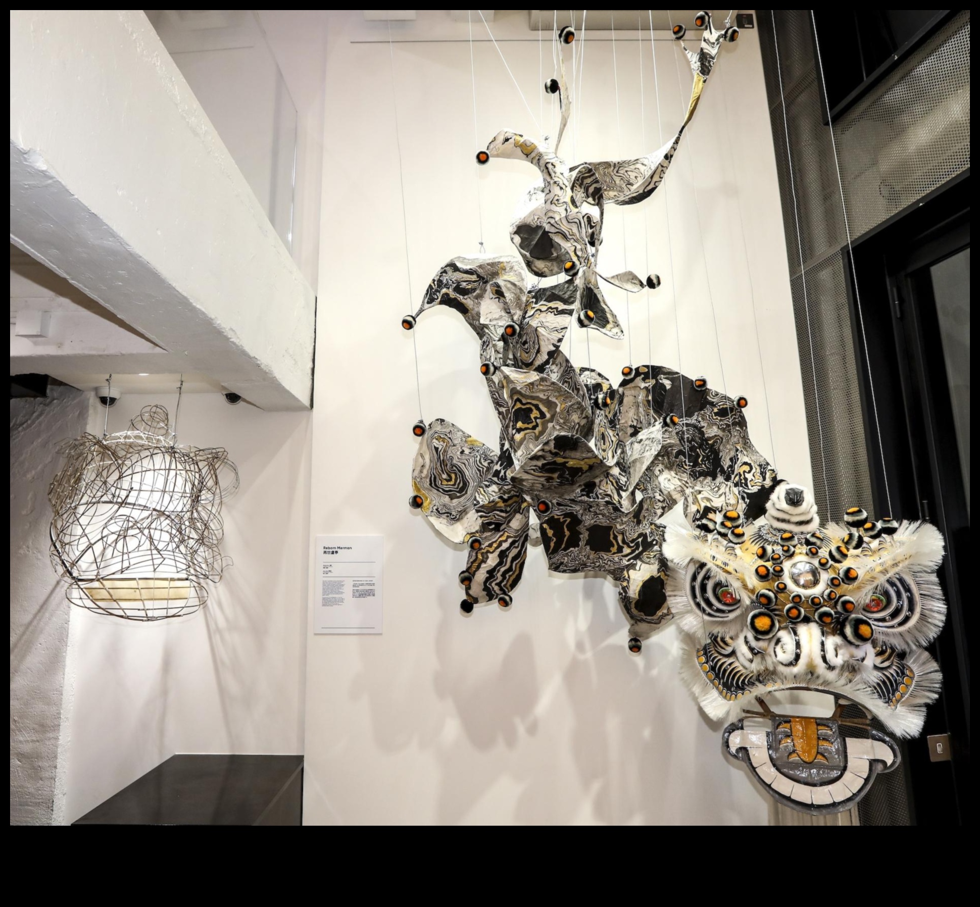 Conceptual Craftsmanship A Modern Take on Traditional Techniques 4 Conceptual Craftsmanship: Merging Traditional Techniques with Contemporary Ideas