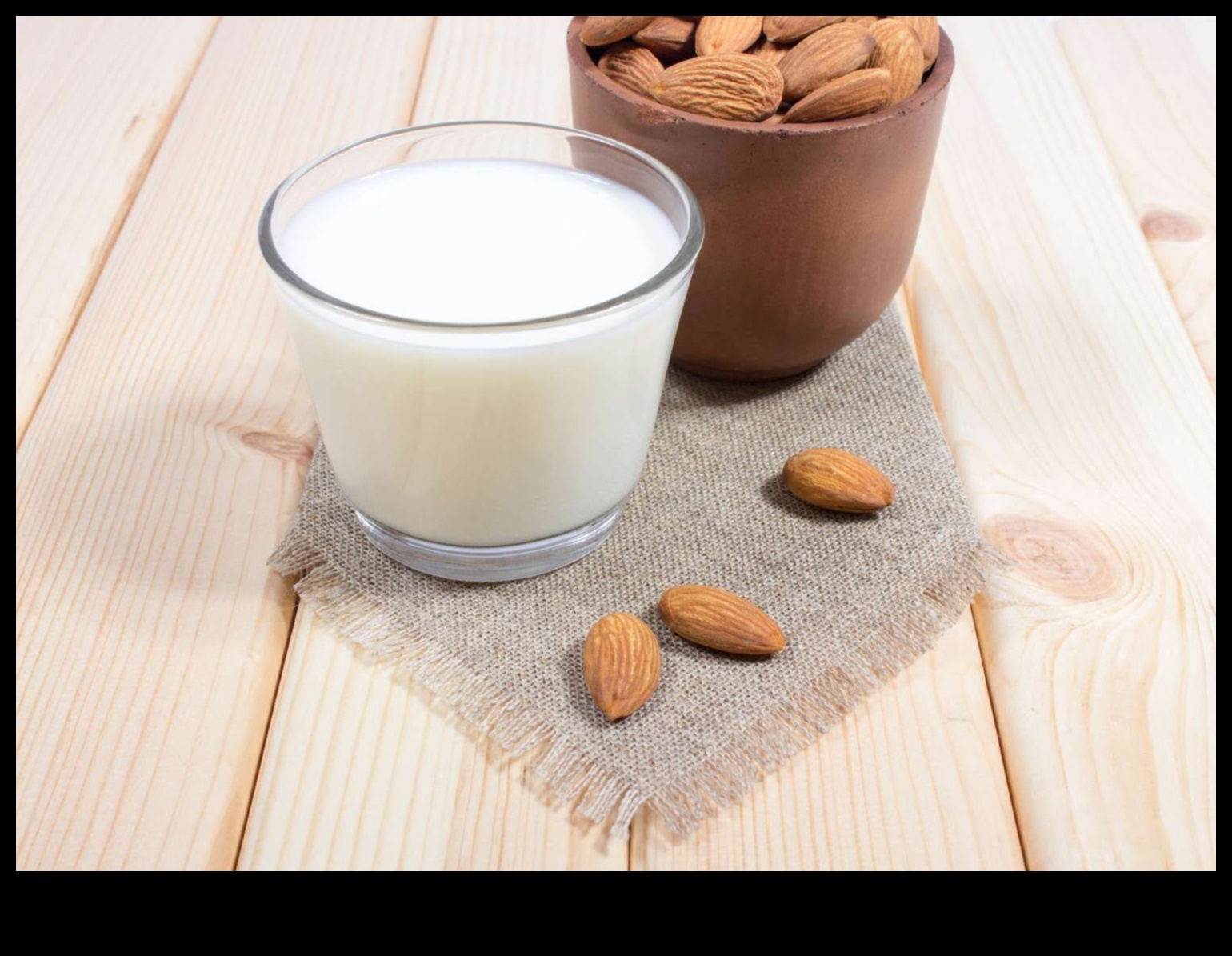Creamy and Dreamy A Guide to the Many Varieties of Almond Milk 3 Creamy and Dreamy: Exploring the World of Almond Milk Varieties
