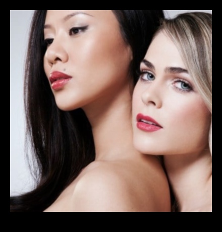 Customized Camouflage: Blending Concealer Shades for a Perfect Match