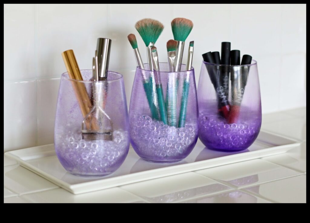DIY Brush Holders 10+ Easy and Inexpensive Ways to Organize Your Beauty Space 1