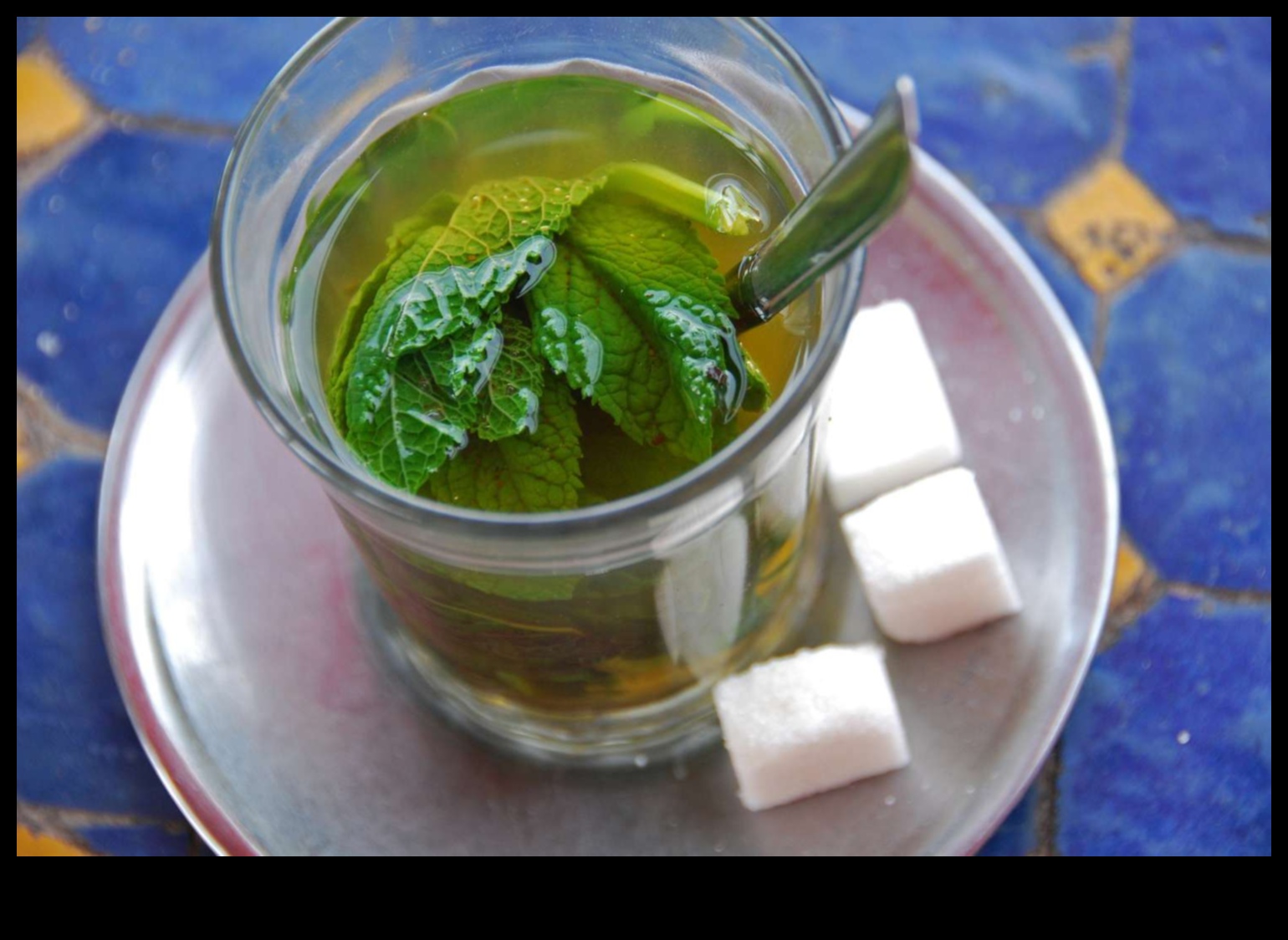 DIY Minty Magic: Crafting Unique Blends for Peppermint Tea Lovers