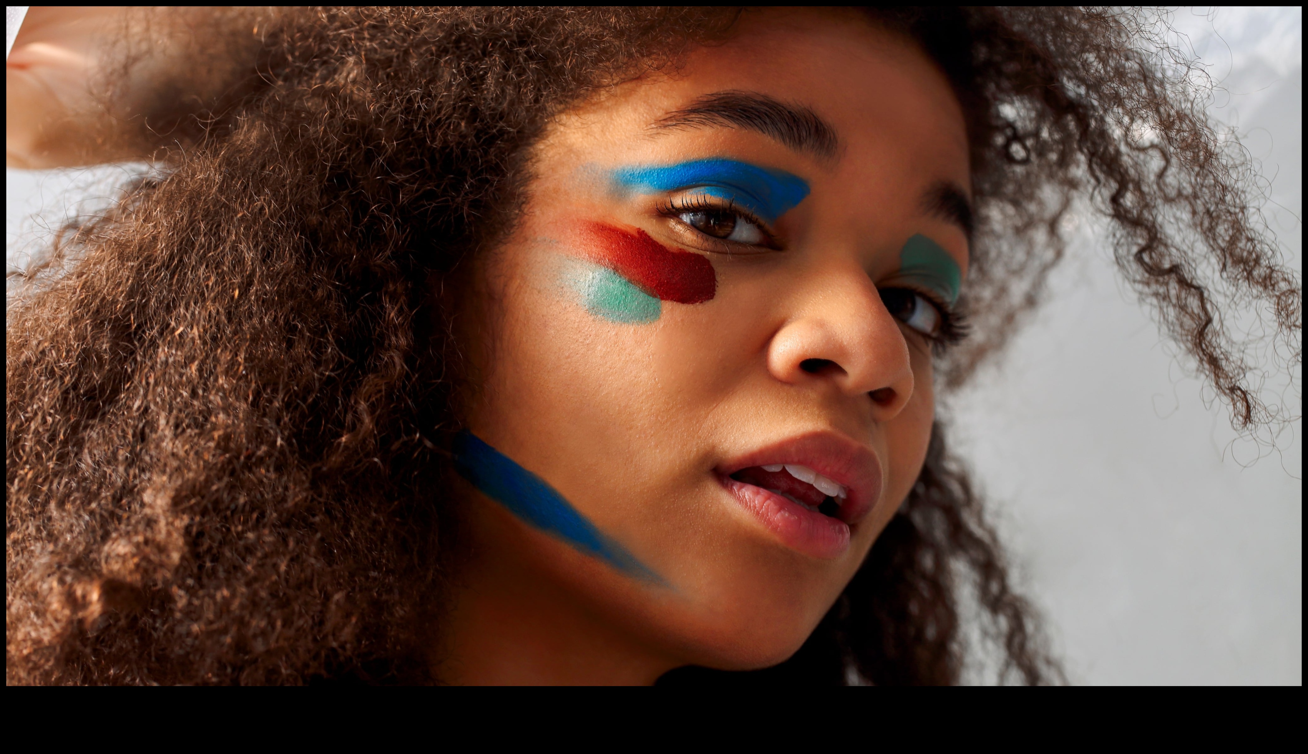 Daily Glow-Up 5 Everyday Makeup Techniques to Elevate Your Look 4 Daily Glow-Up: Elevating Your Look with Everyday Makeup Techniques