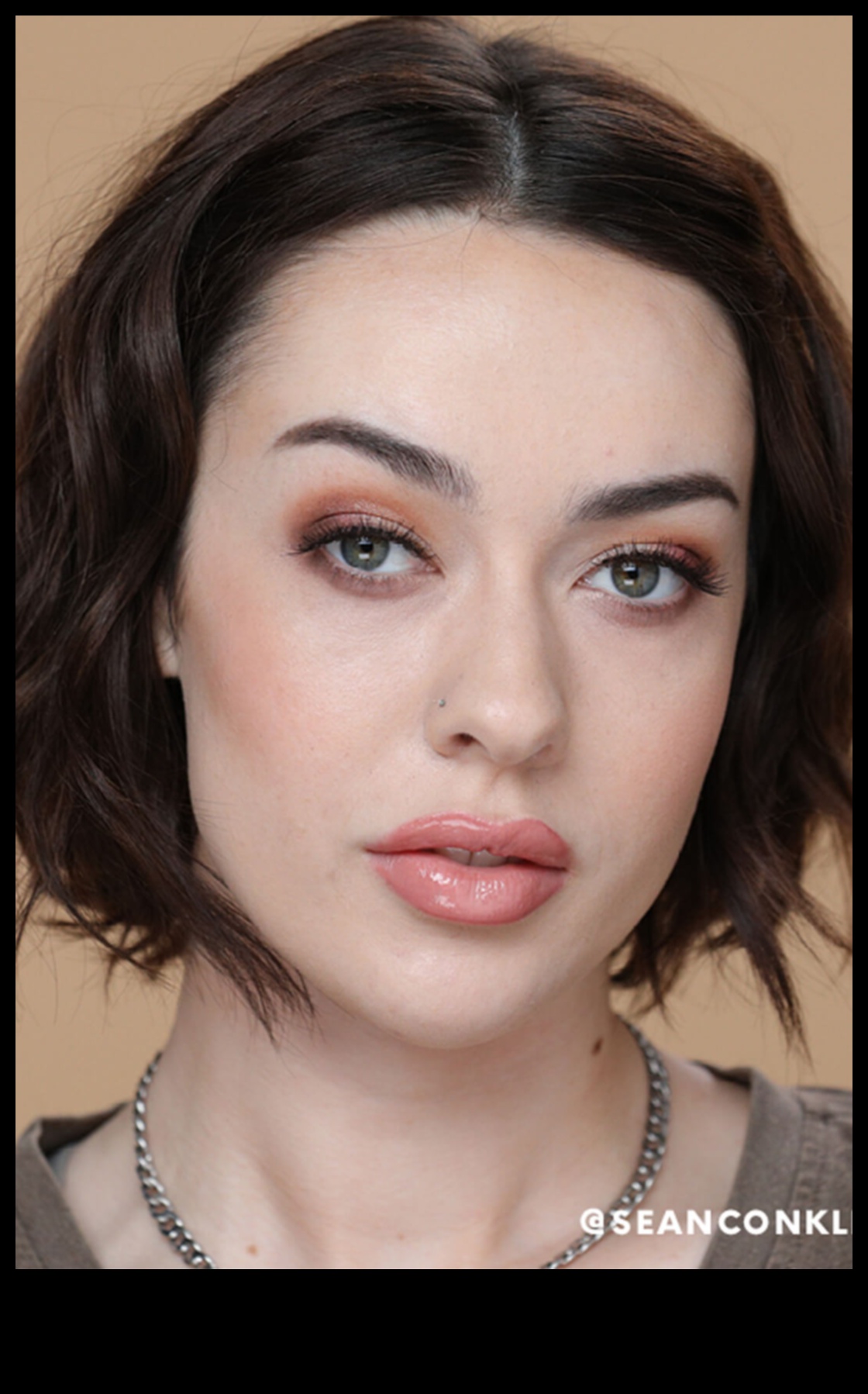 Daytime Radiance: Natural Makeup Tips for a Fresh and Awake Appearance