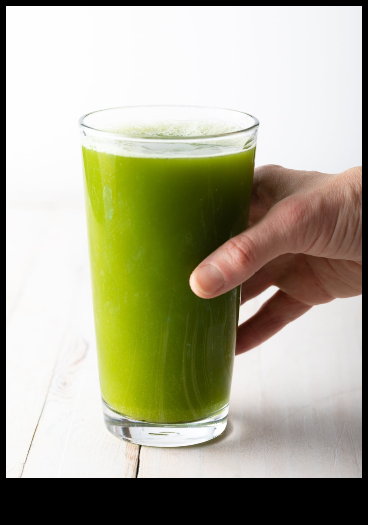 Detox on the Go: Quick and Convenient Juice Solutions for Busy Lives