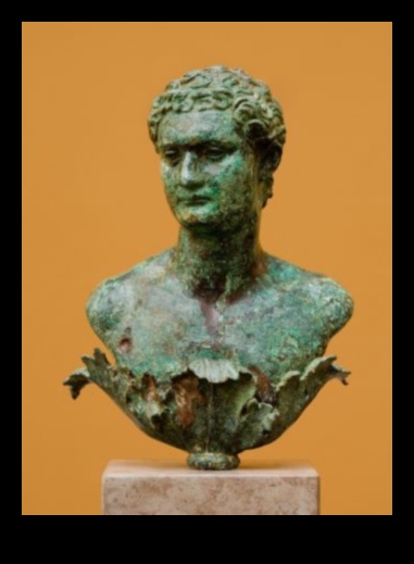 Domitianic Decor: Artistic Flourishes in Domitian's Reign