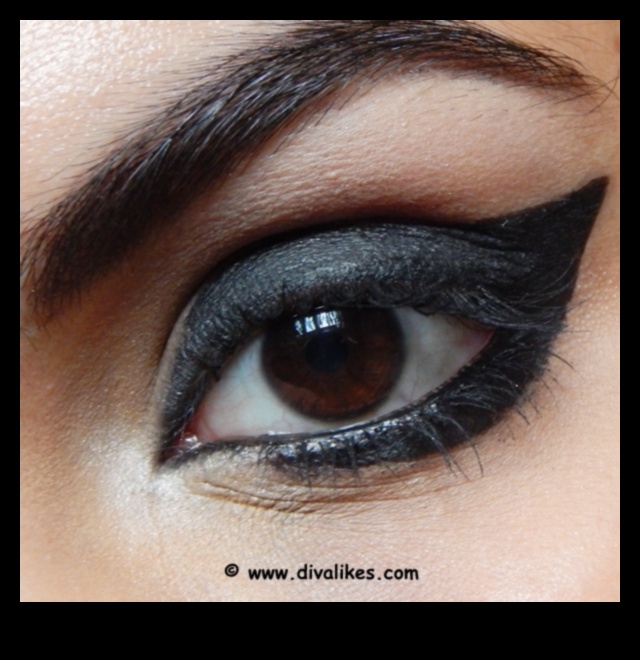 Dramatic Delineation: Tips for Achieving Bold Eyeliner Looks