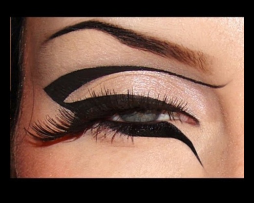 Dramatic Delineation: Tips for Achieving Bold Eyeliner Looks