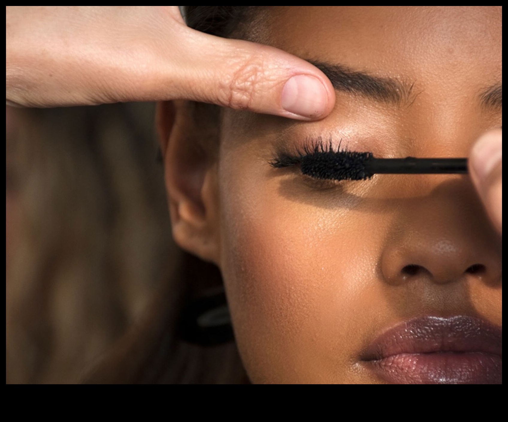 Effortless Eye Enhancement: Elevating Your Gaze with Natural Makeup Techniques