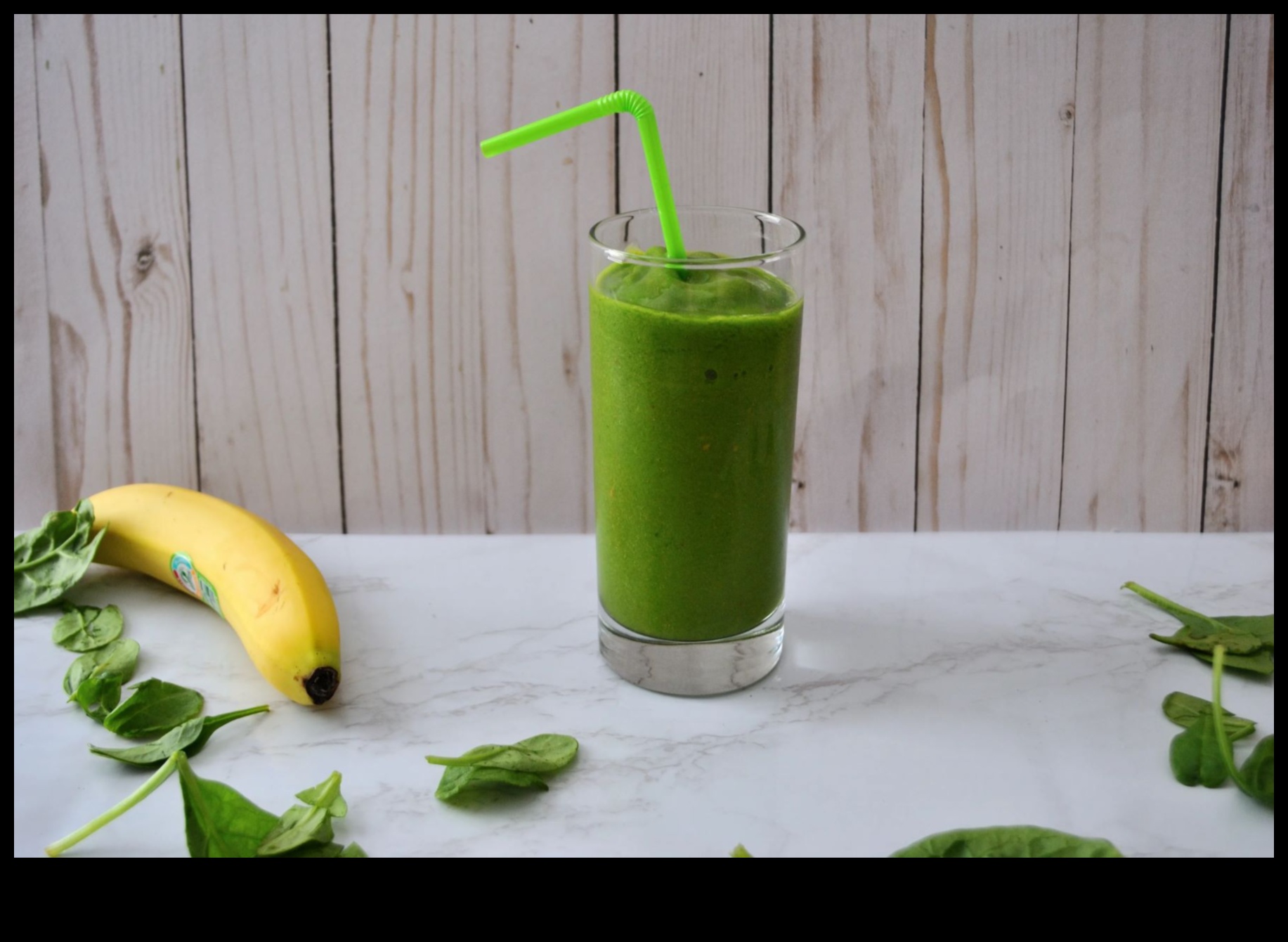 Tropical Retreat: Transporting Yourself to a Detox Paradise with Juices