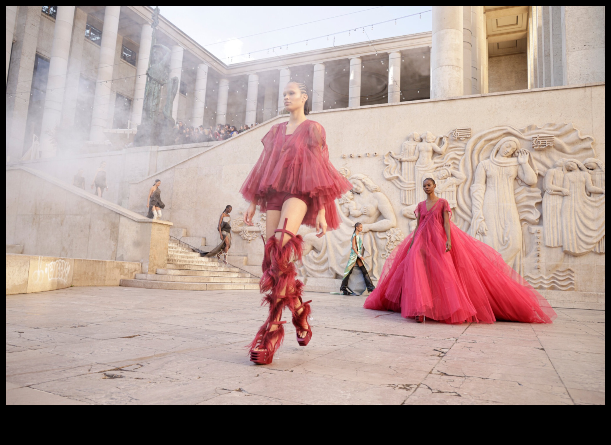 Fashion Fusion: Trendy Gifts That Blend Style with Substance