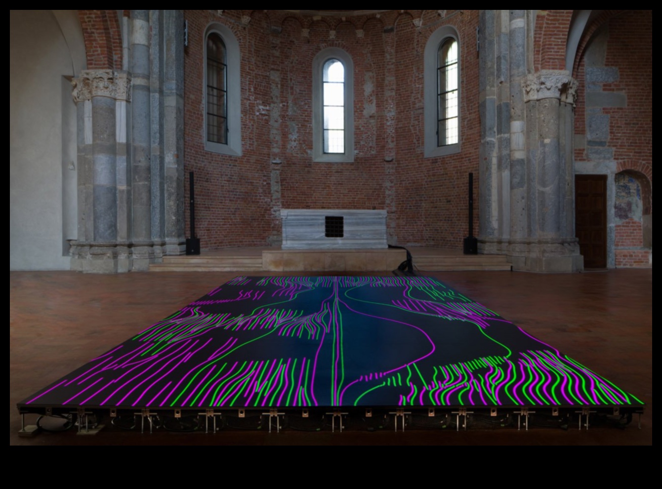 Fluid Forms: Shaping Realities through Contemporary Artistic Vision