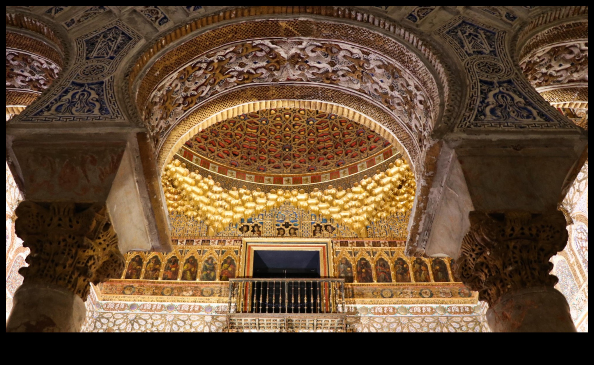 Golden Alcazar: Artistic Representations of Spanish Palaces