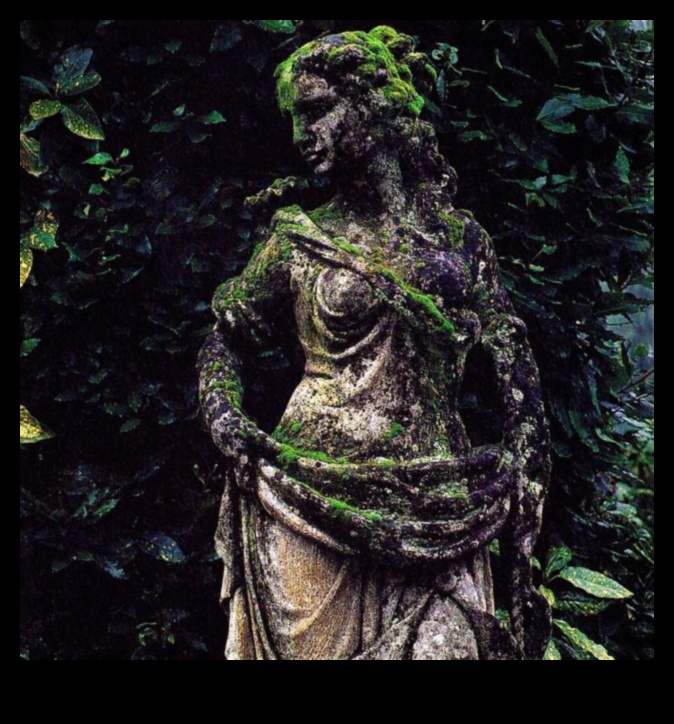 Gothic Gloriettes: Artistic Features in Medieval Gardens