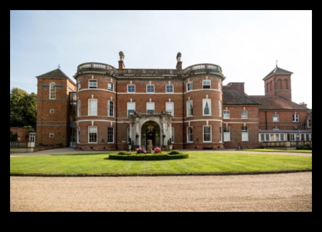 Gourmet Getaway: Culinary Delights for a Special Anniversary Celebration