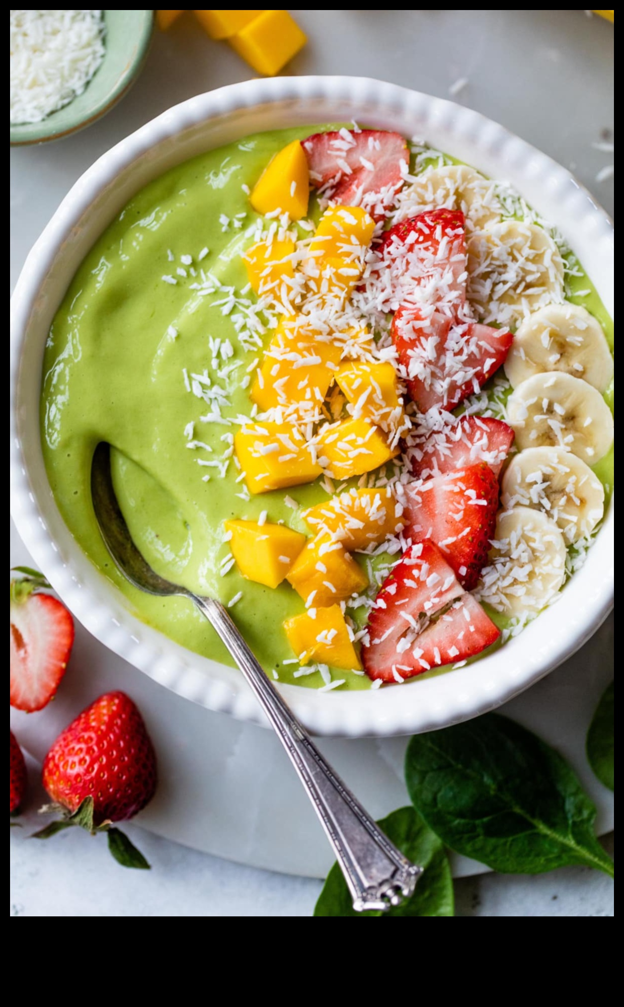 Green Smoothie Bowls for Beginners: Easy Recipes for Your First Experience
