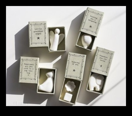 Homely Heirlooms: Gifts That Become Cherished Keepsakes