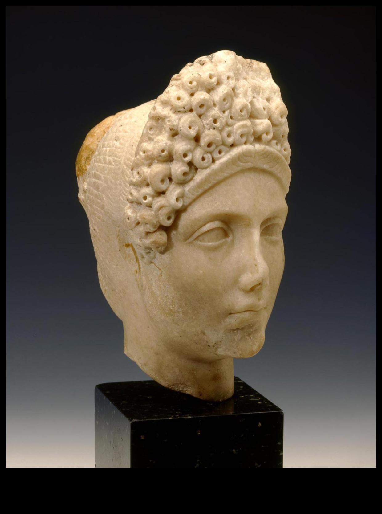 Imperial Intricacies: Fine Details in Roman Sculpture