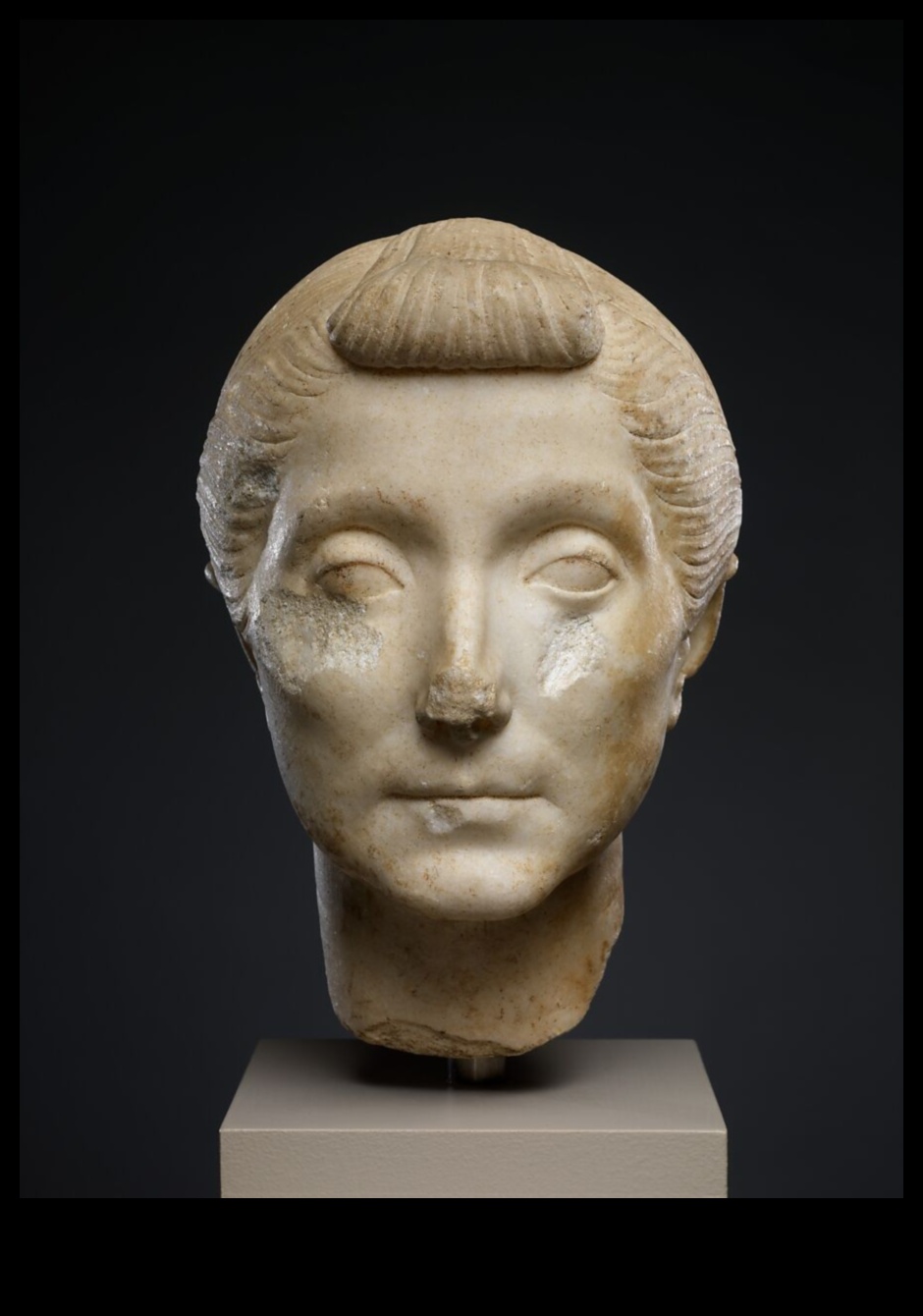 Imperial Intricacies: Fine Details in Roman Sculpture