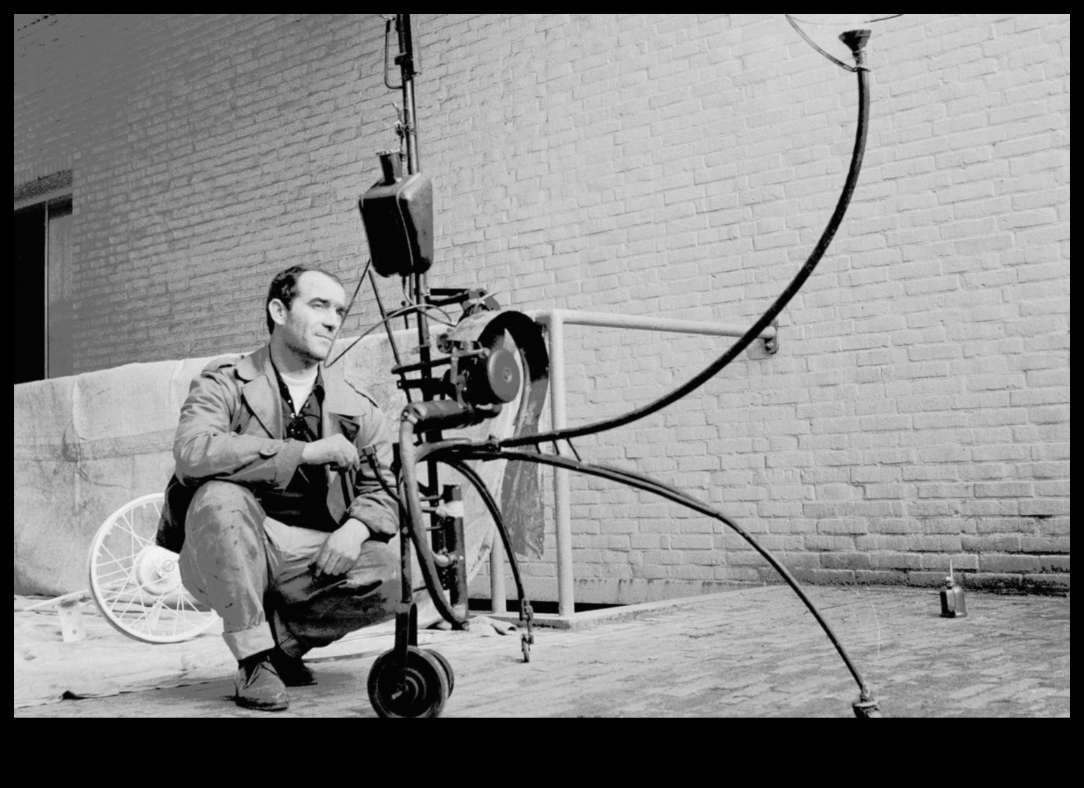 Kinetic Artistry The Art of Movement and Motion in American Sculpture 2 Kinetic Artistry: Movement and Motion in American Sculpture