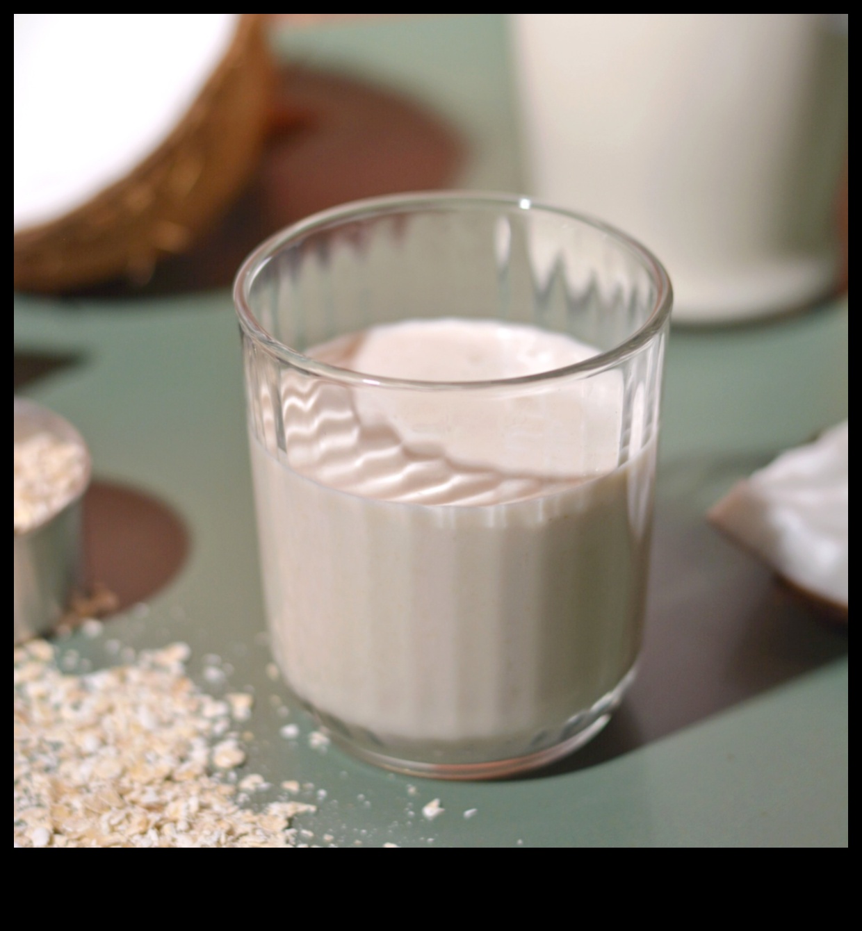 Morning Joy A Creamy and Pure Oat Milk That's Perfect for Your Morning Cup of Coffee 2 Morning Joy: Sipping on Creamy and Pure Oat Milk