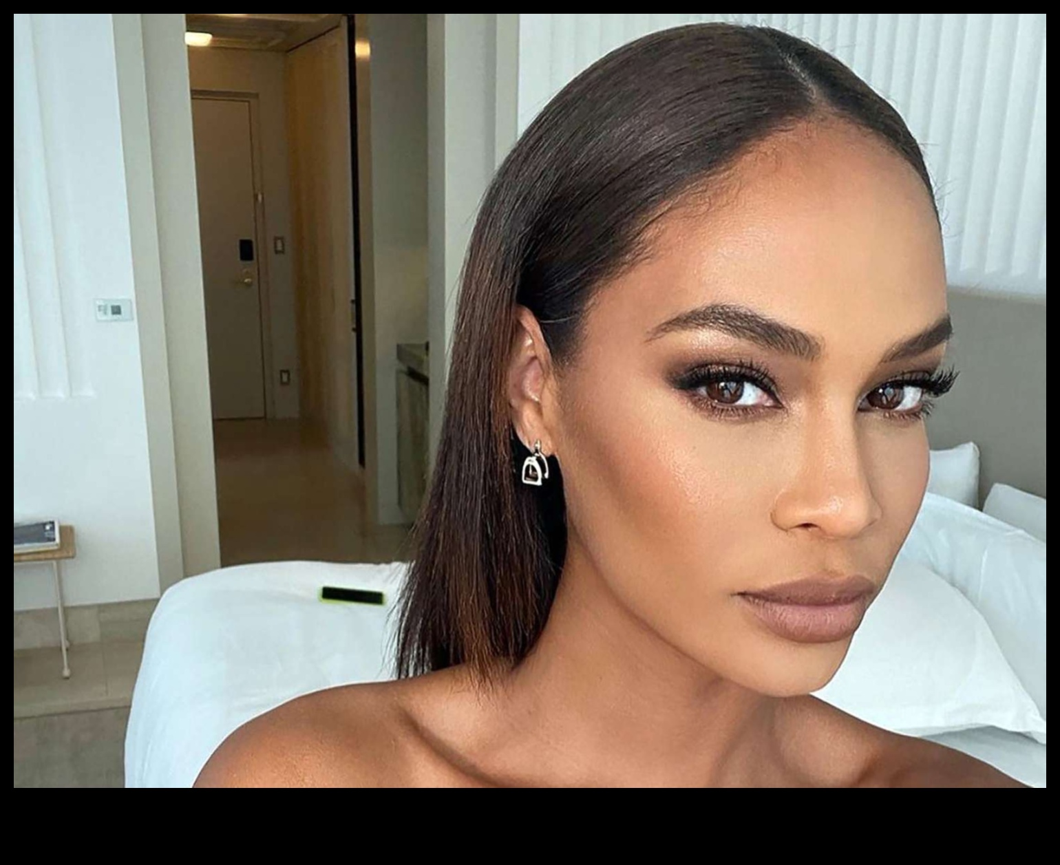 Enhancing Natural Beauty: Achieving a Soft and Subtle Look with Bronzer