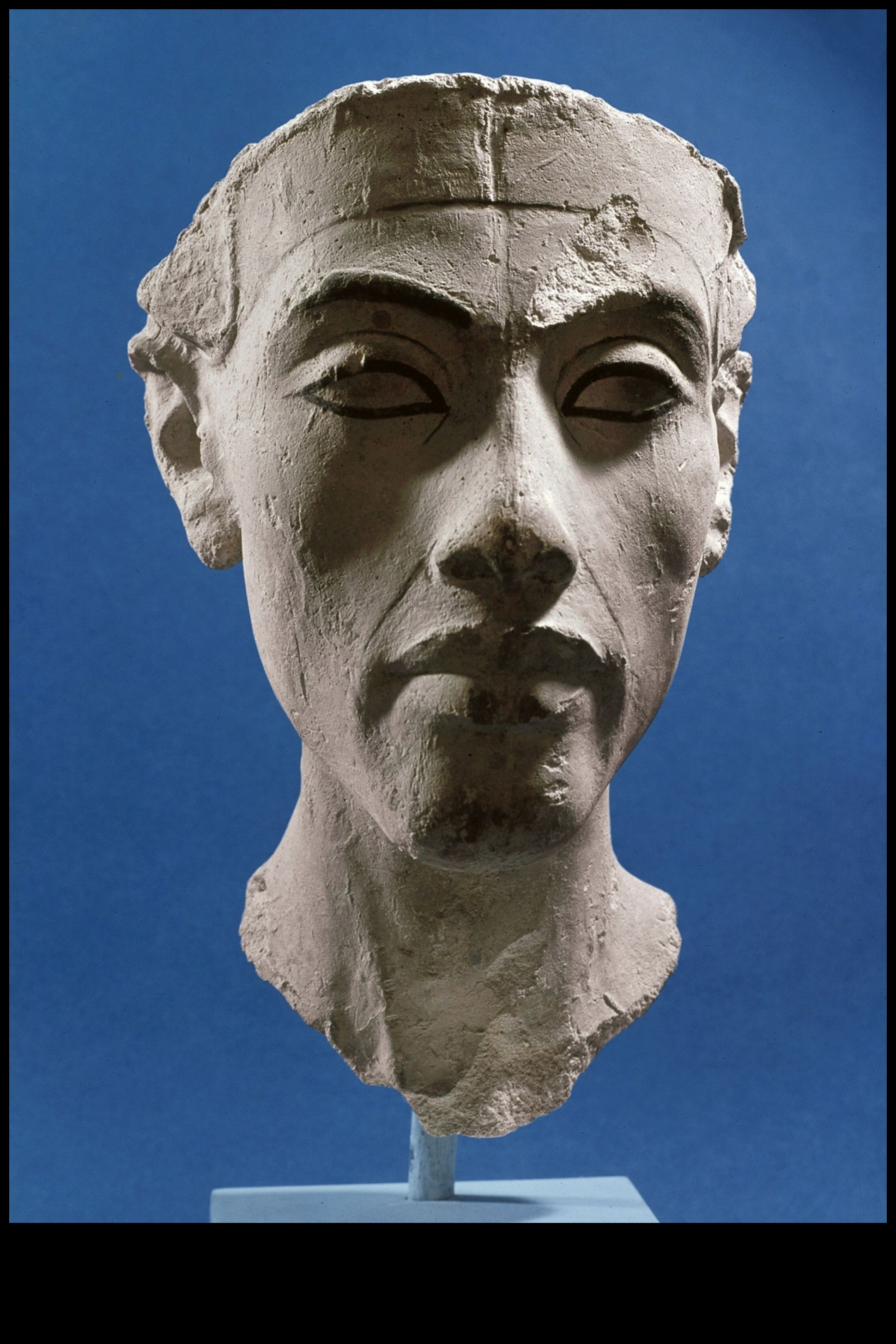 Nefertiti's Legacy: Artistic Representations of an Iconic Queen