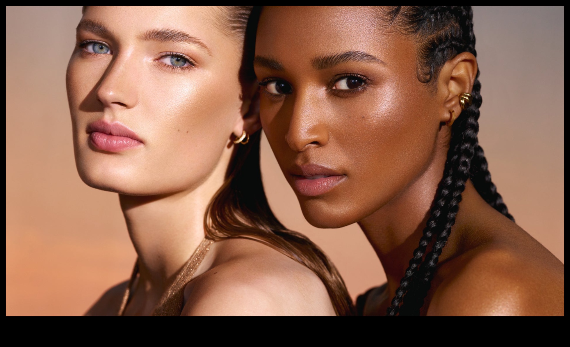 Powder or Cream: Choosing the Right Highlighter Texture for Your Look