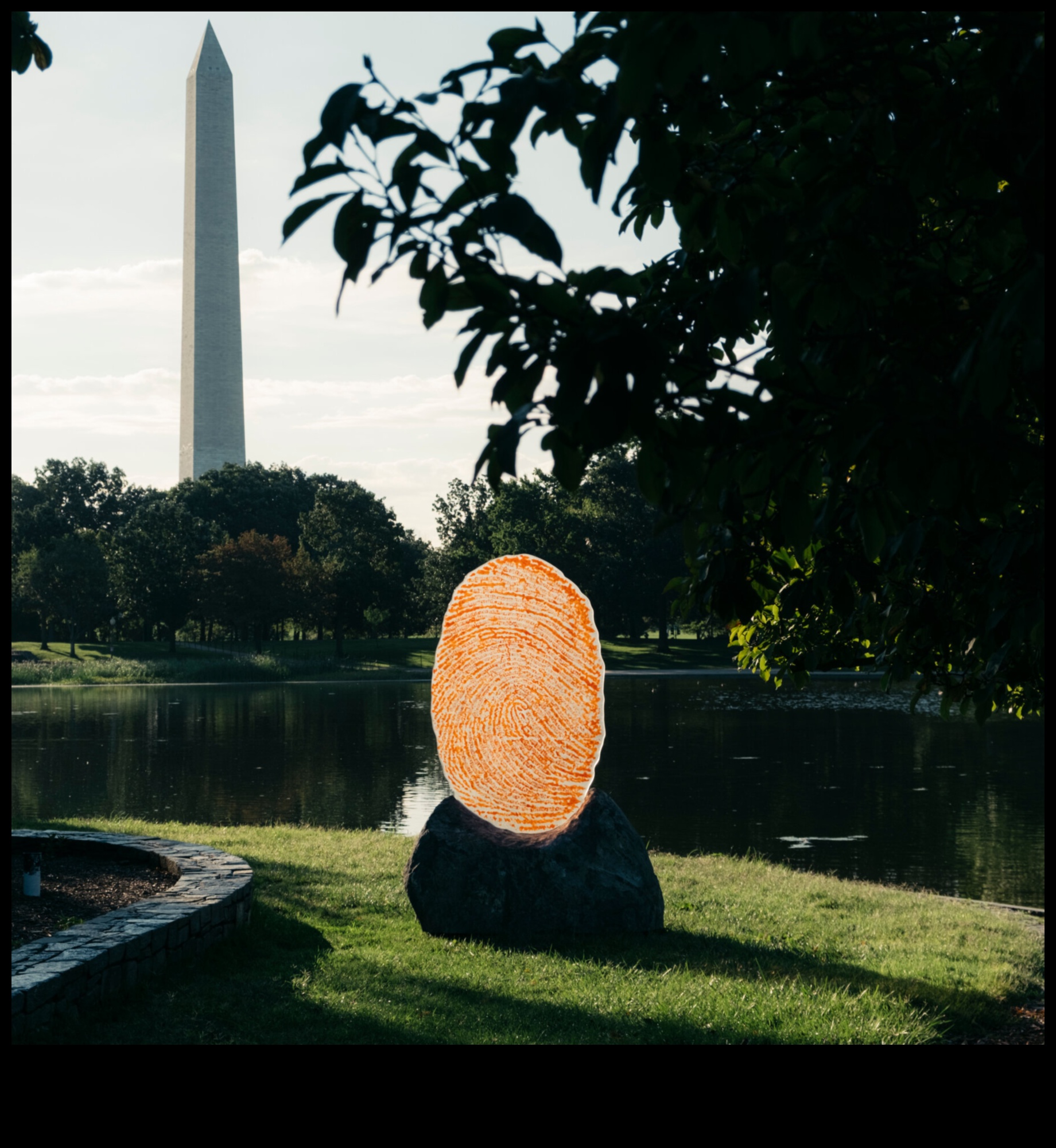 Public Sculpture Spectacles: Monuments and Memorials