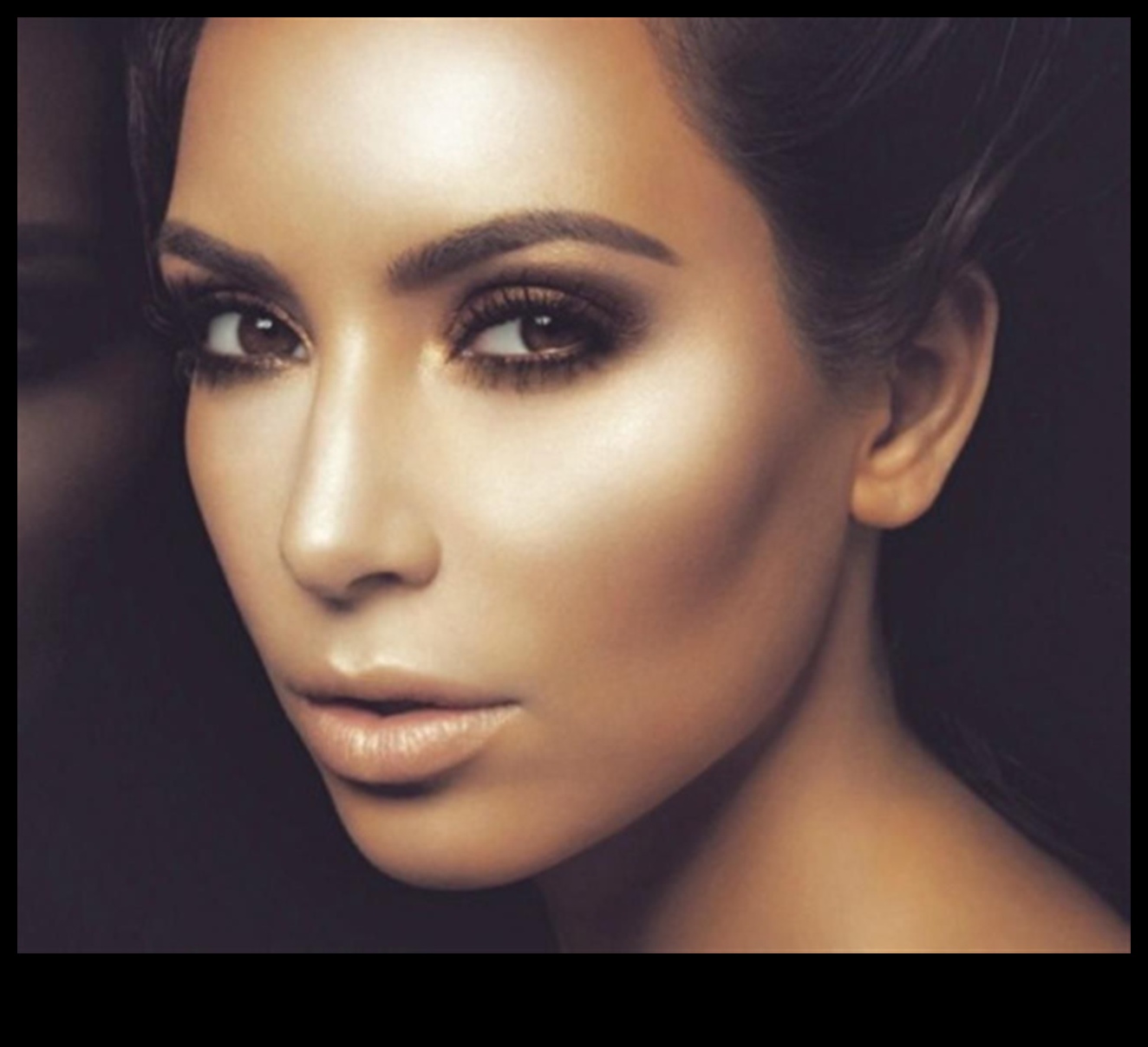 Sculpting Perfection: The Art of Contouring in Glam Makeup