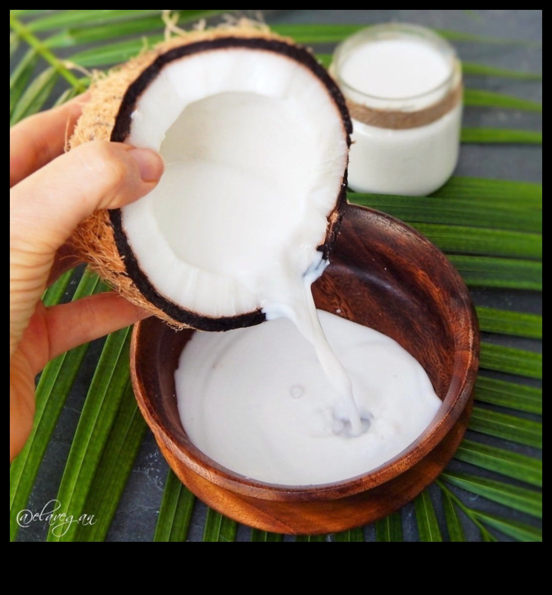 Sip and Share A Creative Way to Enjoy Coconut Milk with Friends 1 Sip and Share: Creating Coconut Milk Experiences with Friends