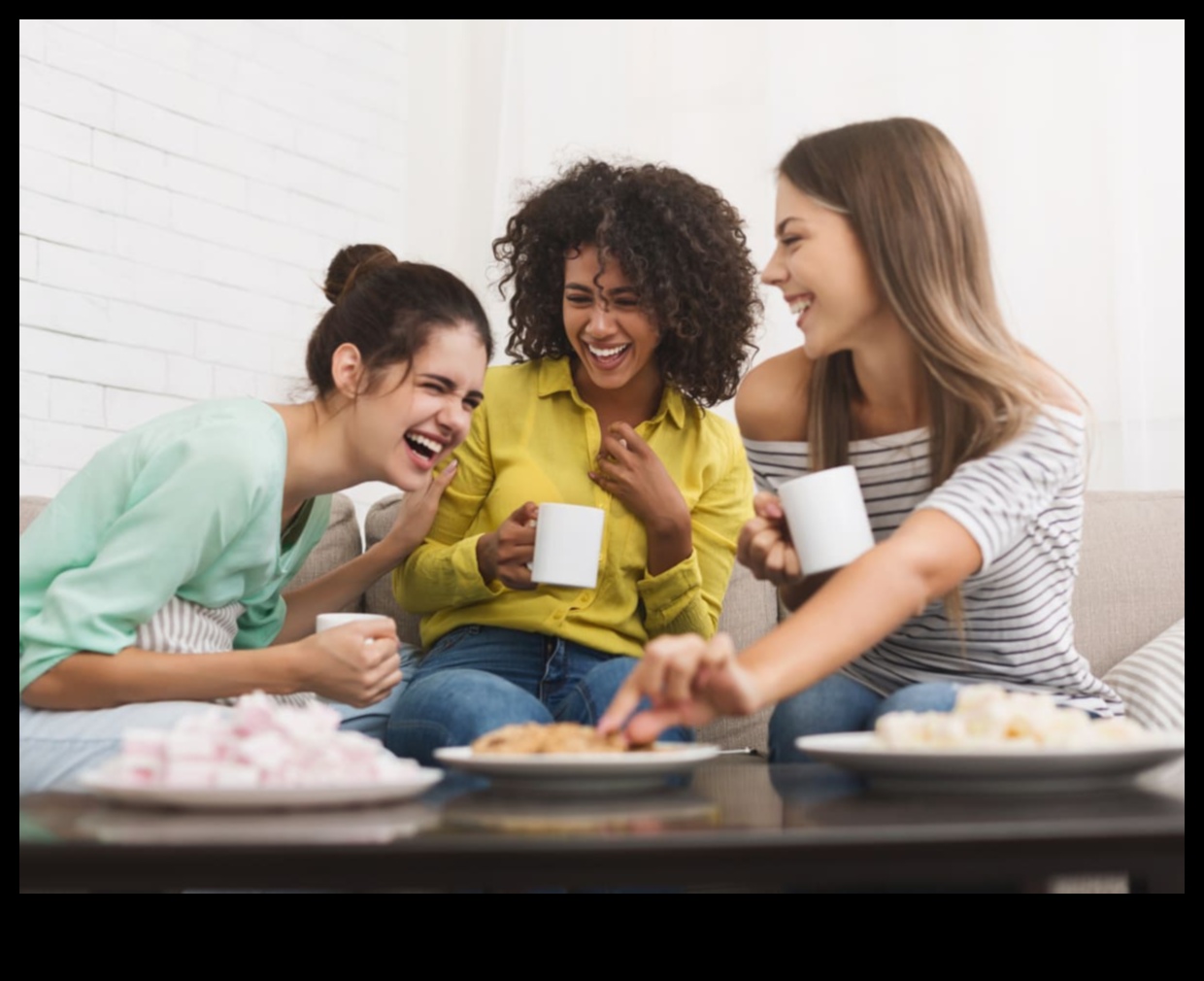 Sip and Share A Fun and Healthy Way to Gather with Friends 1 Sip and Share: Hosting a Vegetable Juice Gathering for Friends