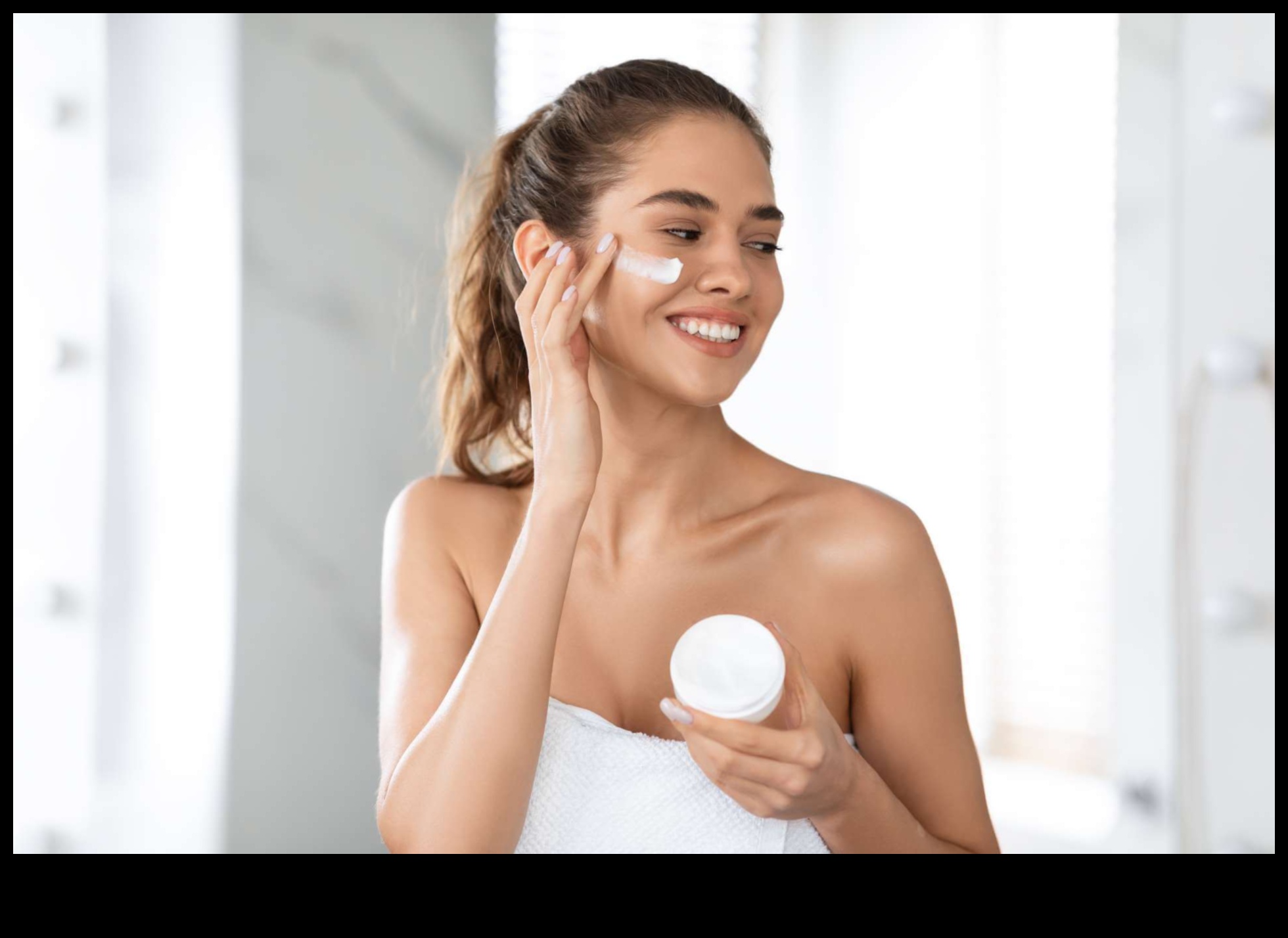 Skincare for Dehydrated Skin: Replenishing Moisture for a Healthy Glow