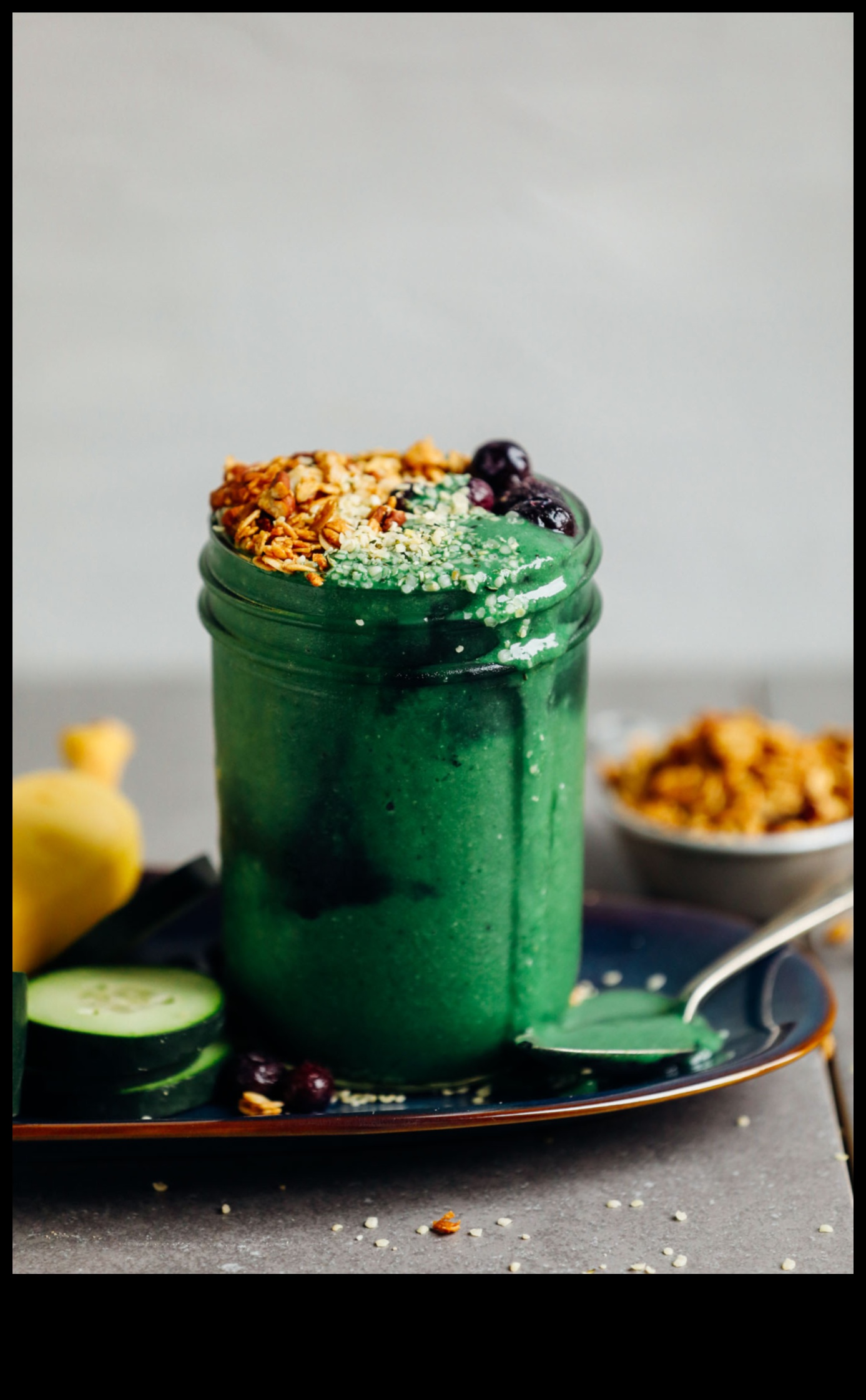 Spirulina Surprise: Introducing the Superfood into Your Green Smoothies