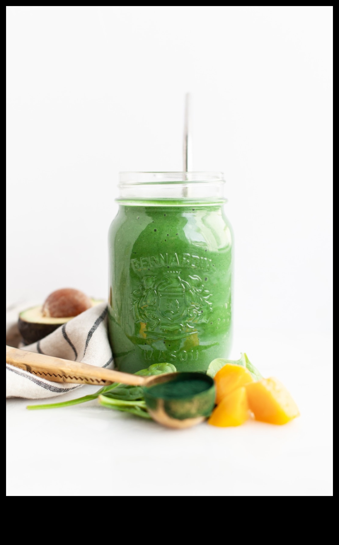 Spirulina Surprise: Introducing the Superfood into Your Green Smoothies