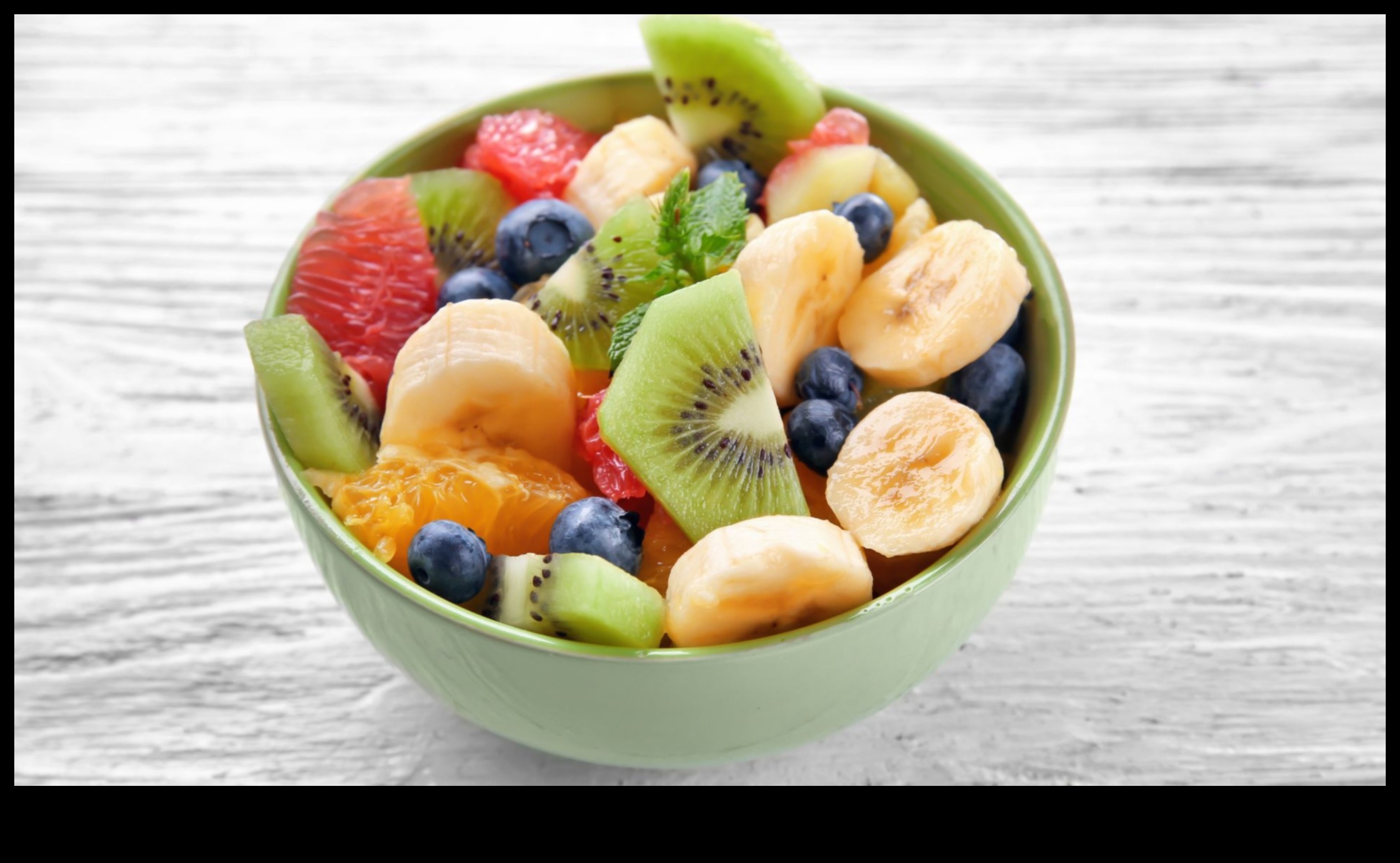 Morning Rituals: Kickstarting Your Day with Nourishing Fruit Blends