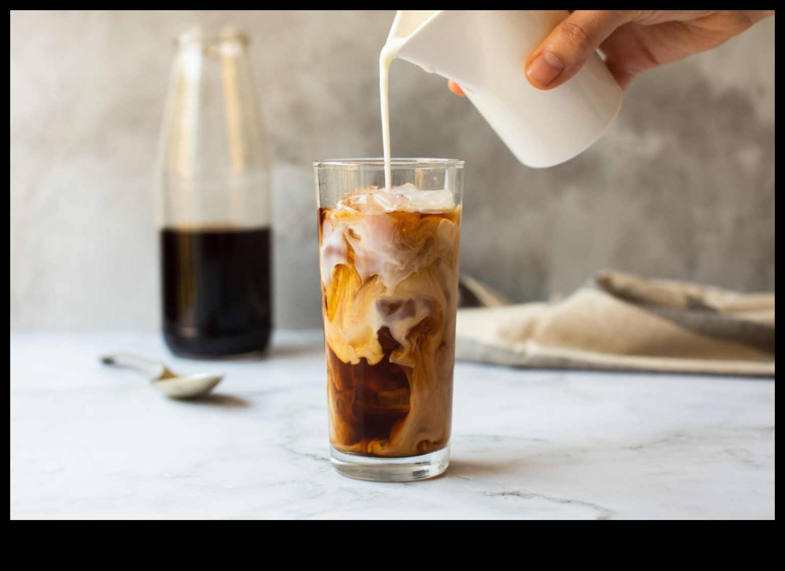 Start Your Day Off Right with a Cold Brew Coffee 4 Morning Rituals: Embracing Cold Brew Refreshment